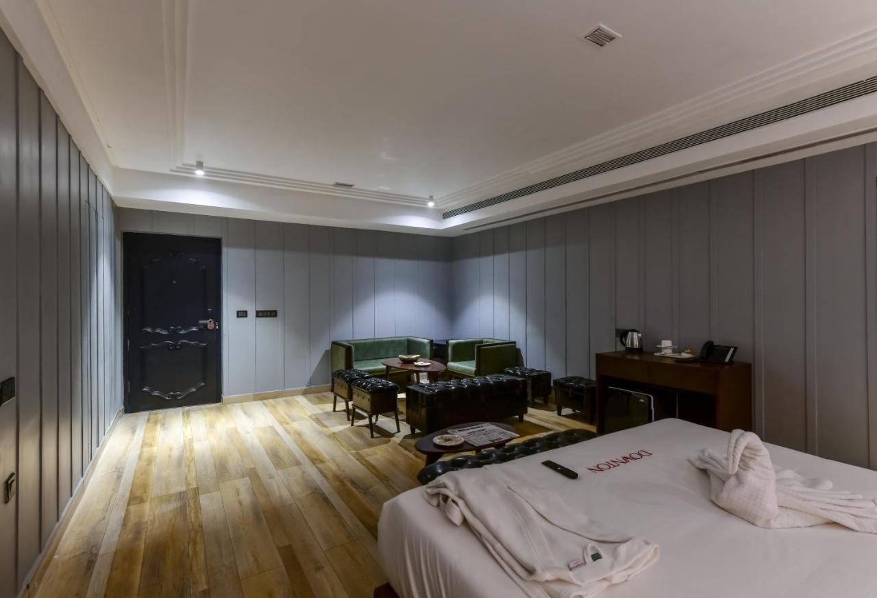 唐顿酒店 Rāipur 外观 照片