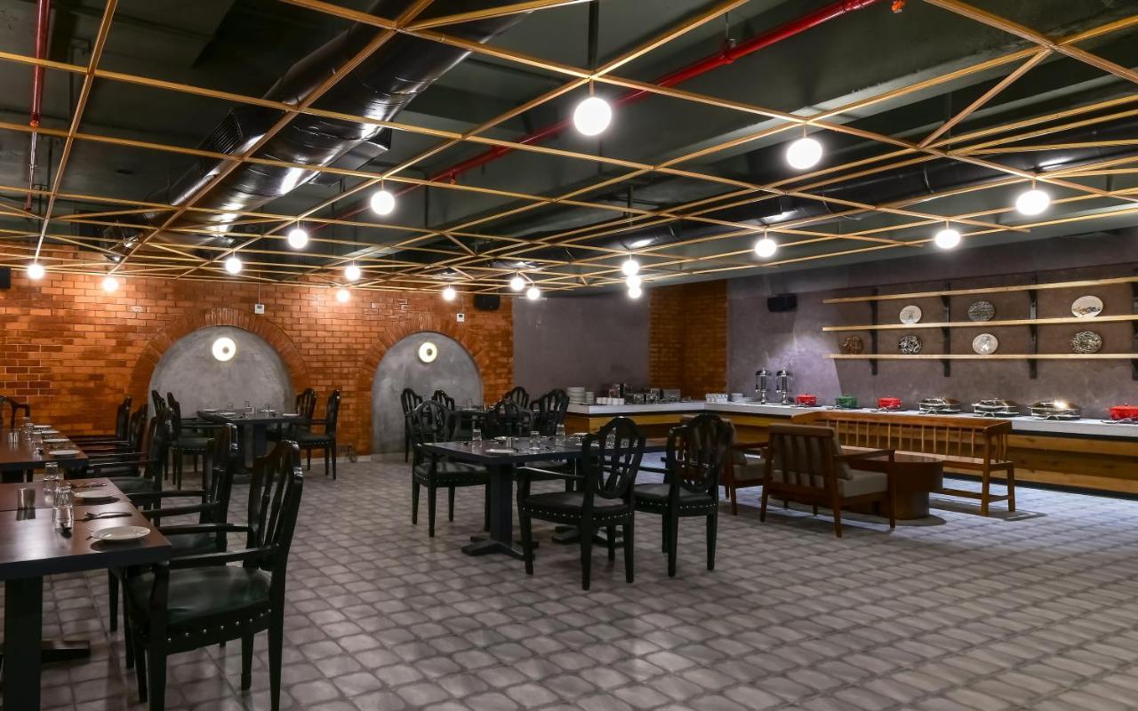 唐顿酒店 Rāipur 外观 照片